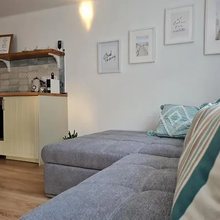 Darnay20 Vendeghaz * 기에네스디아스