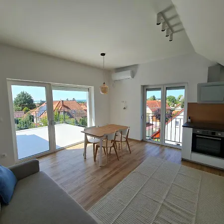 Darnay20 Vendeghaz *