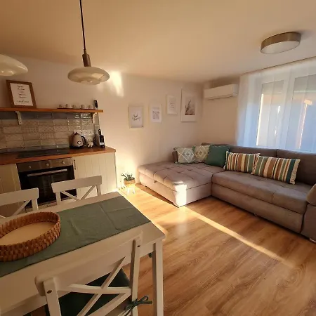 Darnay20 Vendeghaz 아파트 기에네스디아스