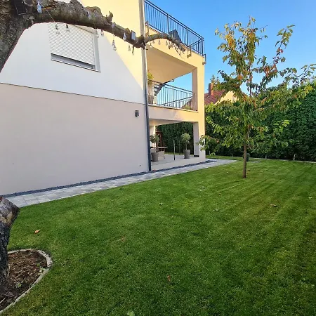 Darnay20 Vendeghaz *